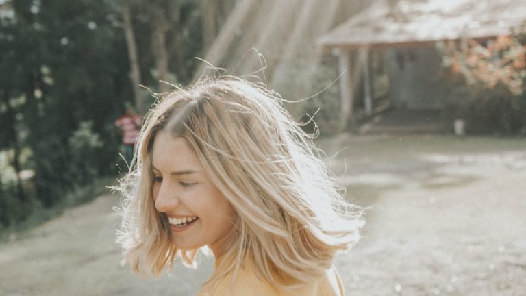 12 Habits Of Exceptionally Happy People