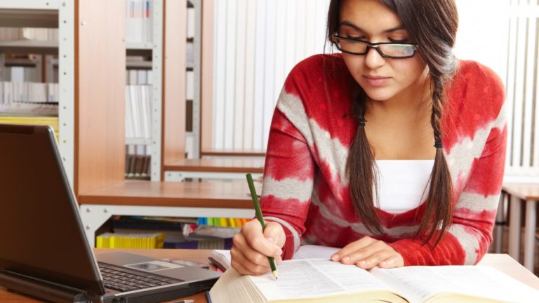 How to Focus On Schoolwork: 9 Proven Techniques for Students
