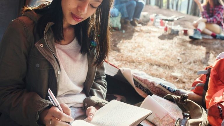 Learn How to Journal: The Ultimate Guide to Self-Discovery