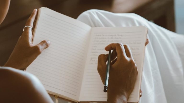 How to Journal for Self Growth