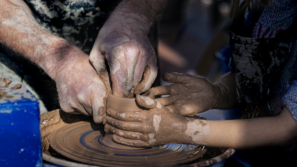 Pottery Guidance: Mastering Sculpting Techniques with Expert Hands