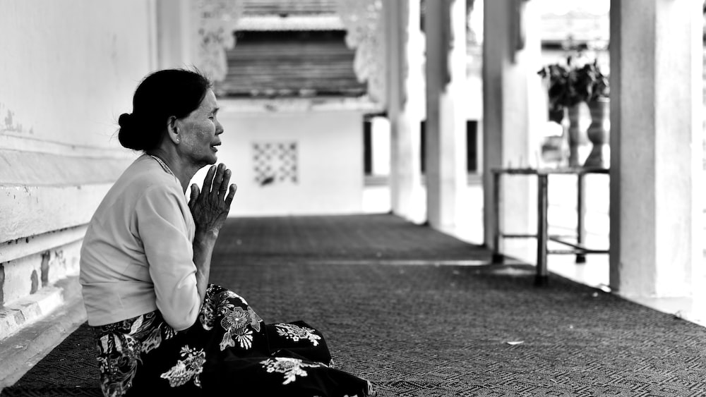Woman in Meditation Pose: Understanding Mindfulness vs Meditation